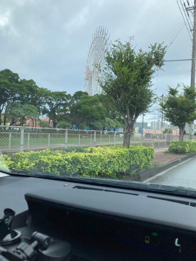 ゴンドラが取り外された沖縄県北谷町美浜アメリカンビレッジの観覧車
